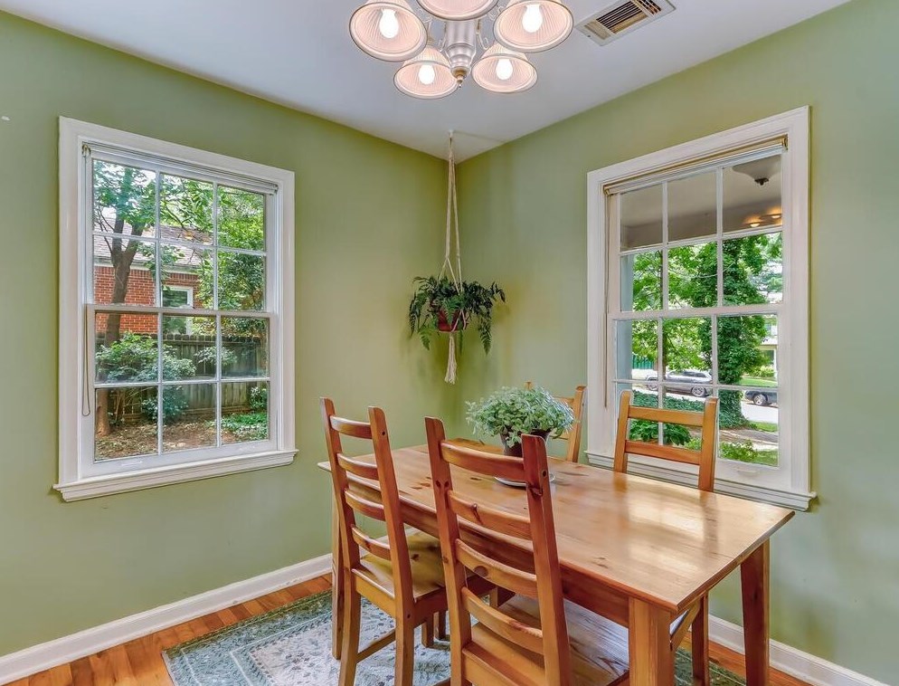 473 Bridlewood Cir, Decatur GA  30030-1619 exterior