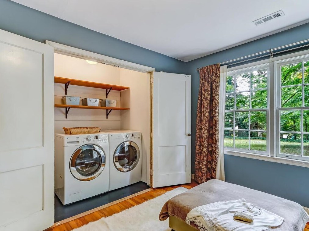 473 Bridlewood Cir, Decatur GA  30030-1619 exterior