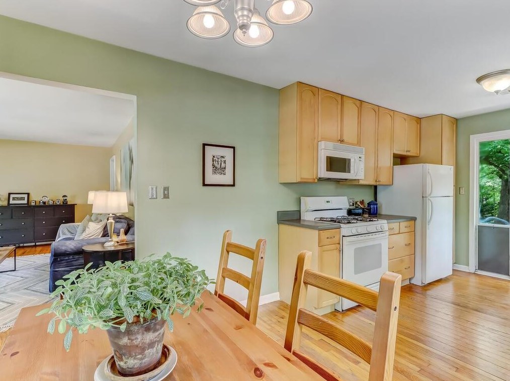 473 Bridlewood Cir, Decatur GA  30030-1619 exterior