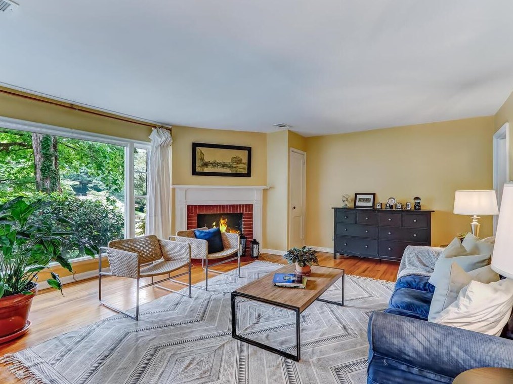 473 Bridlewood Cir, Decatur GA  30030-1619 exterior