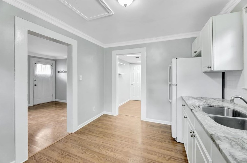 4230 Weaver St, Smyrna GA  30080-6422 exterior