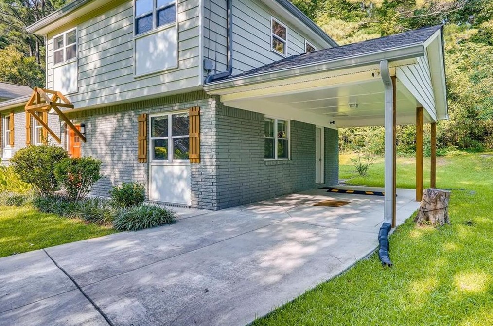 2144 Rosewood Rd, Decatur GA  30032-7173 exterior