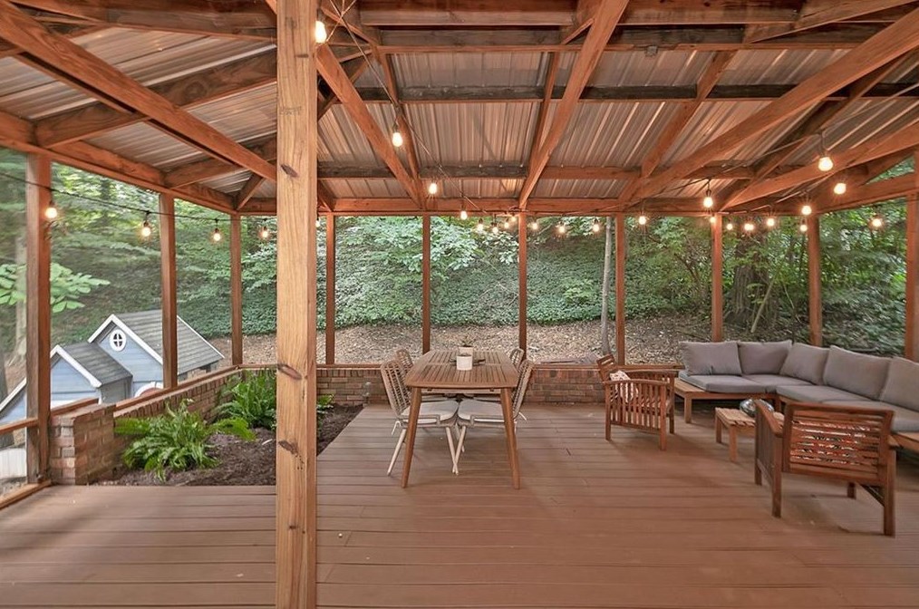 1082 Latham Rd, Decatur GA  30033-4213 exterior