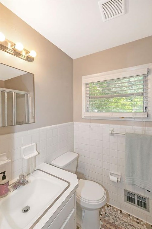 1082 Latham Rd, Decatur GA  30033-4213 exterior