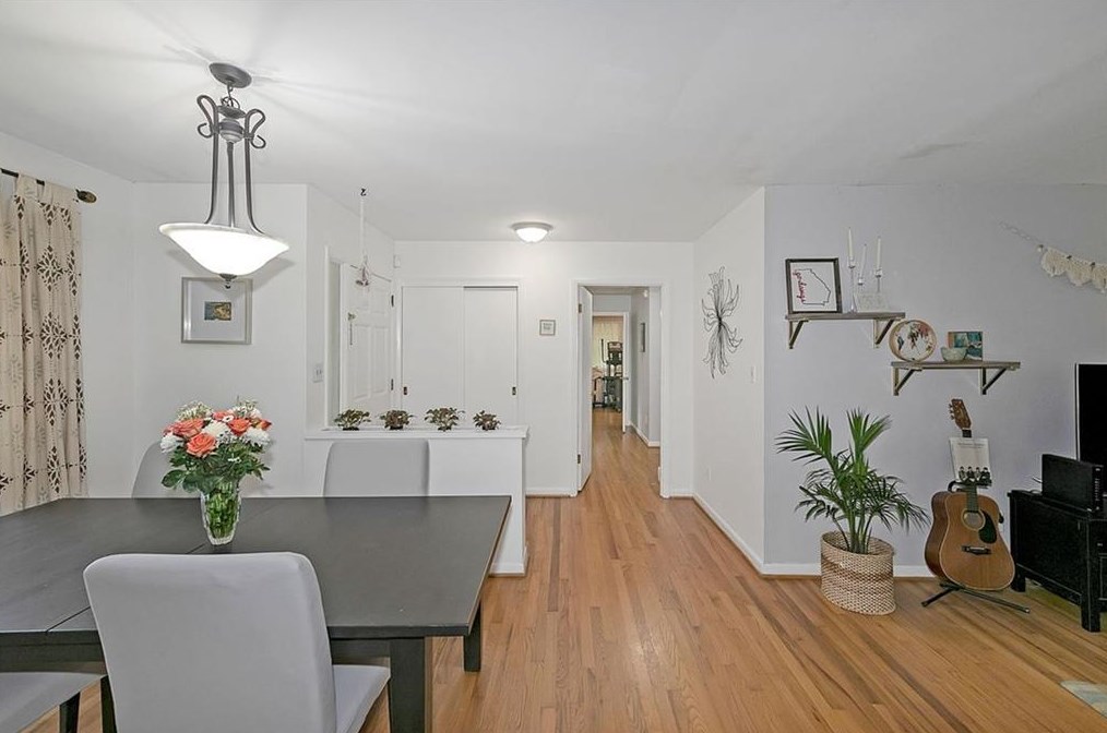 1082 Latham Rd, Decatur GA  30033-4213 exterior