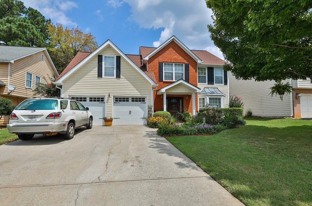 1895 Stoneoak Cir, Lawrenceville, GA 30043-5678