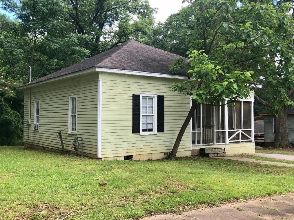 136 Pine St, Carrollton, GA 30117