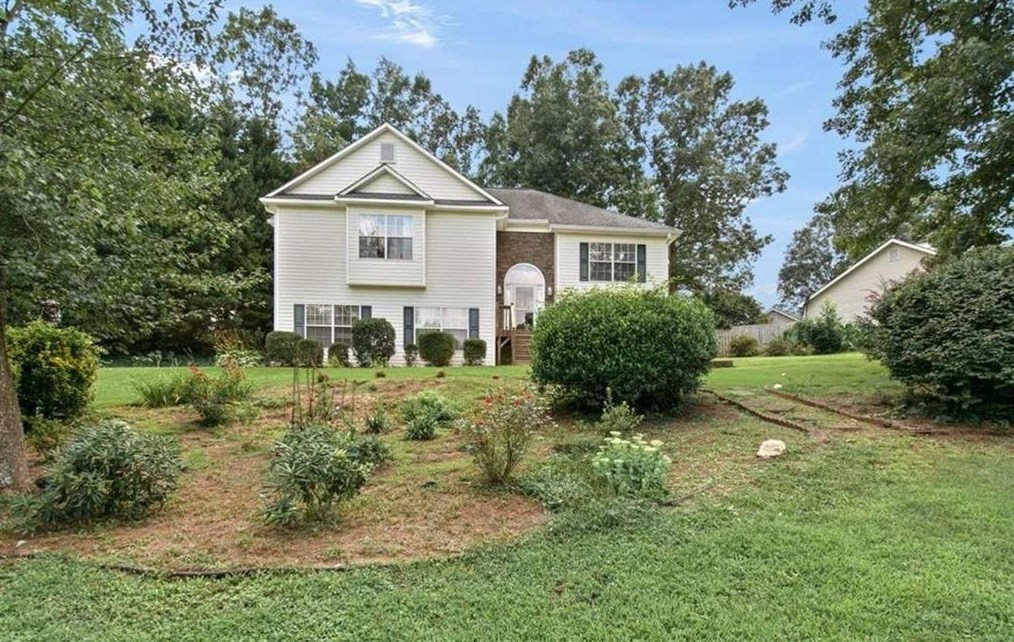 3931 Robindale Dr, Douglasville, GA 30135-7272