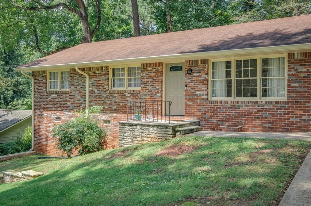 2540 Wilson Woods Dr, Decatur GA  30033-3741 exterior