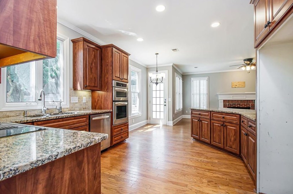 4154 Gateswalk Dr, Smyrna GA  30080-5910 exterior