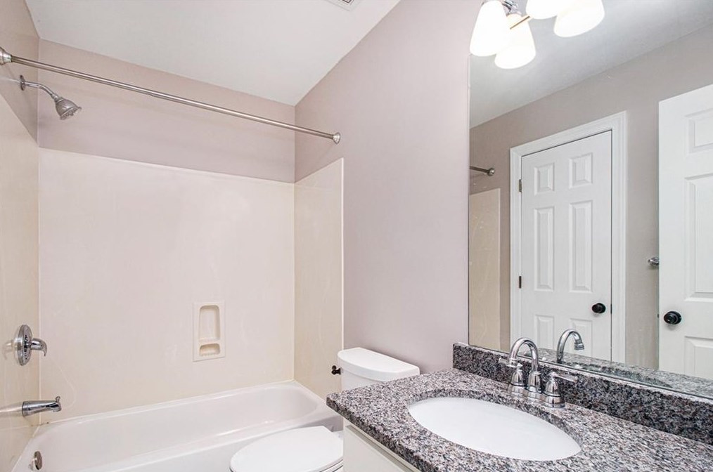 4154 Gateswalk Dr, Smyrna GA  30080-5910 exterior