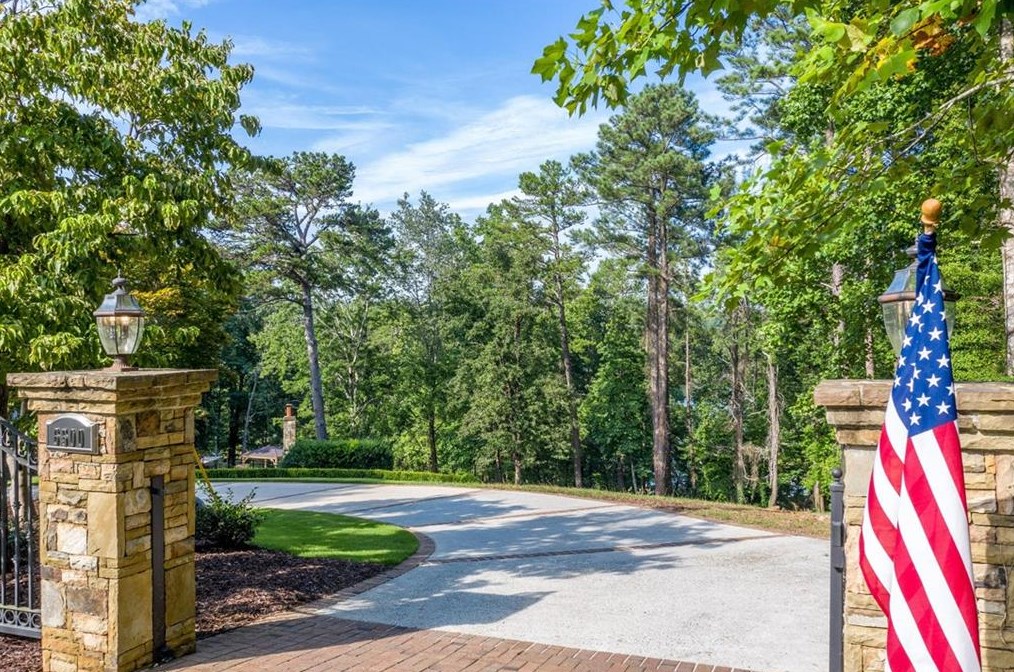 6500 Wildwood Trl, Flowery Branch, GA 30542-3100