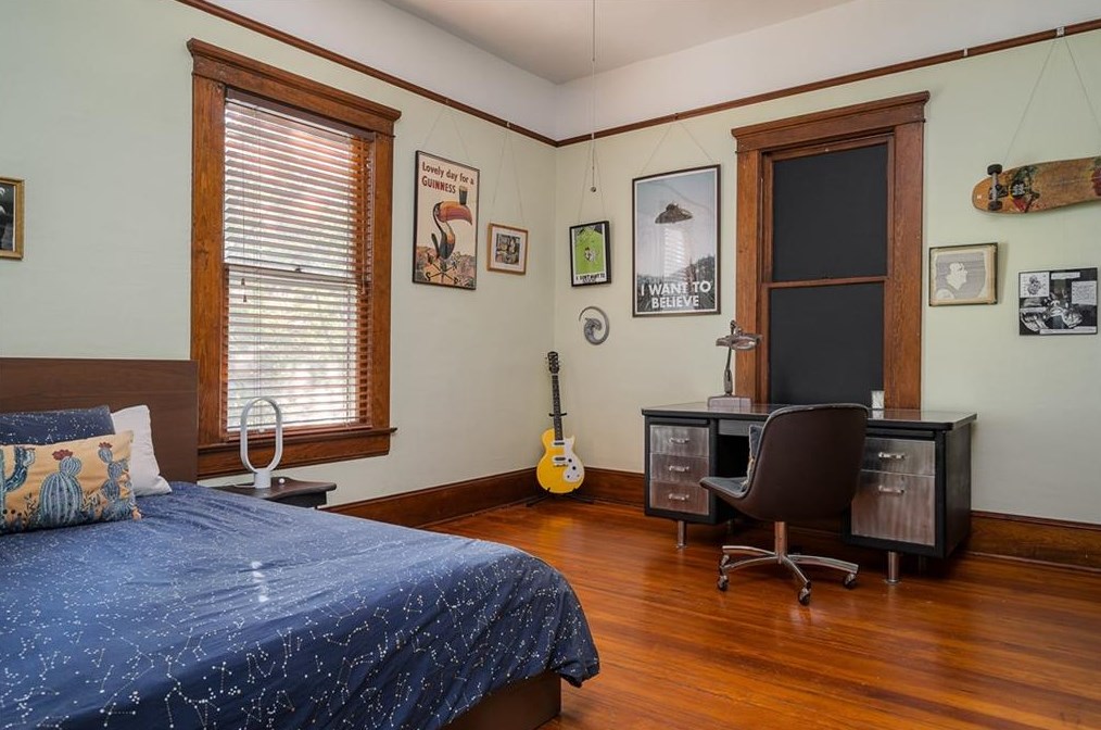 218 Evans Dr, Decatur GA  30030-3613 exterior