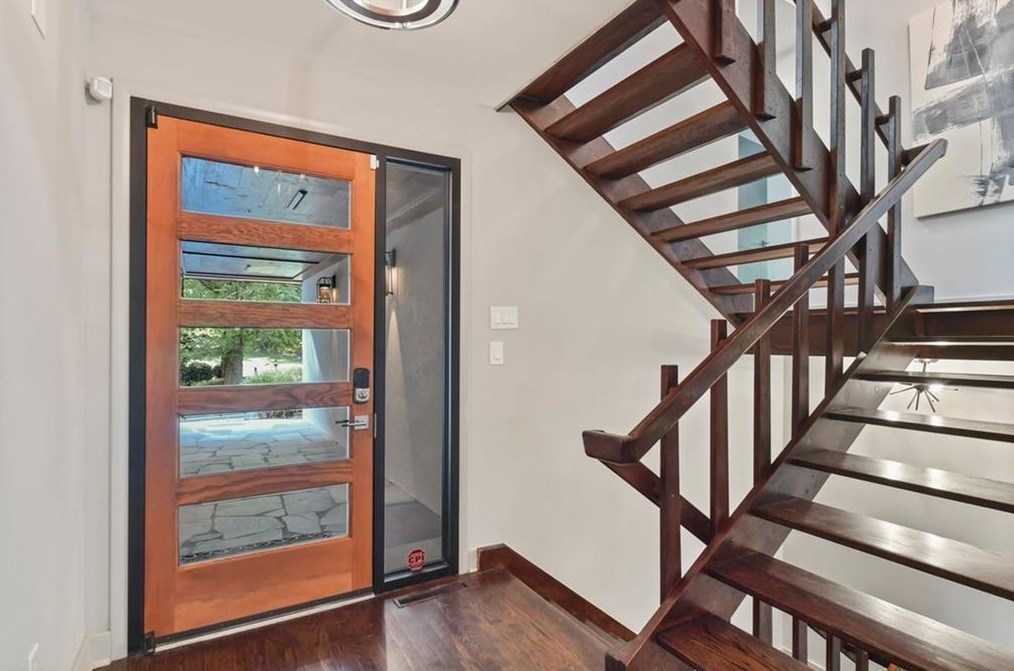 3322 Pinestream Rd, Atlanta GA  30327-2204 exterior