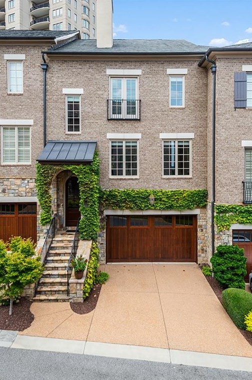 2819 Paces Lookout Ln, Atlanta, GA 30339-1857