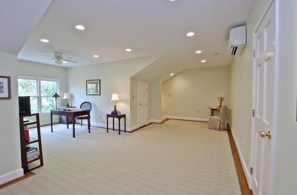 2600 Peachtree Rd, Atlanta GA  30305-5641 exterior