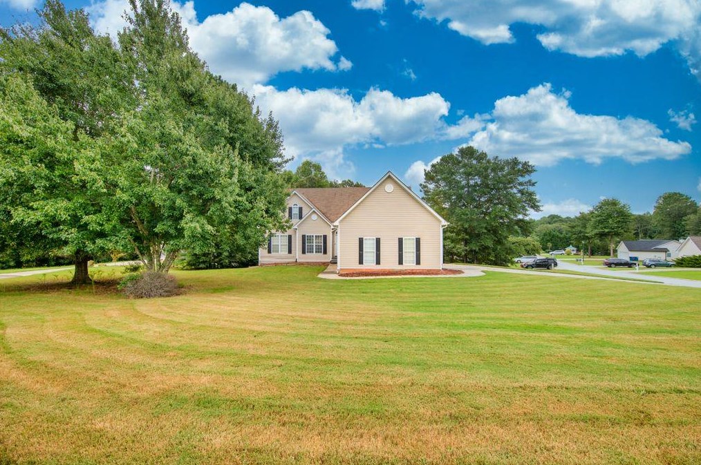 746 Evergreen Dr, Winder, GA 30680-7880
