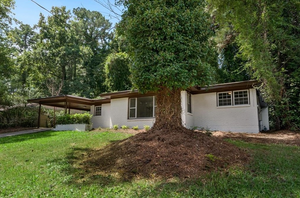 1895 Cindy Dr, Decatur GA  30032-5122 exterior