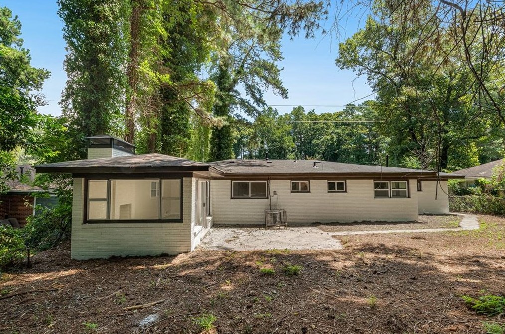 1895 Cindy Dr, Decatur GA  30032-5122 exterior