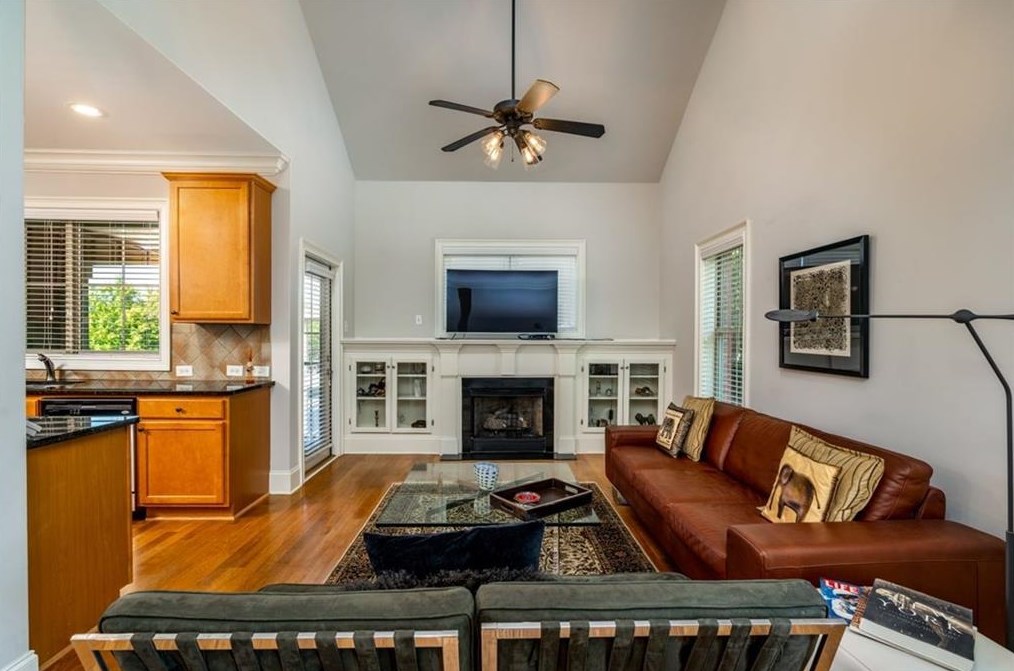 2758 Wander Ln, Alpharetta, GA 30022-1162