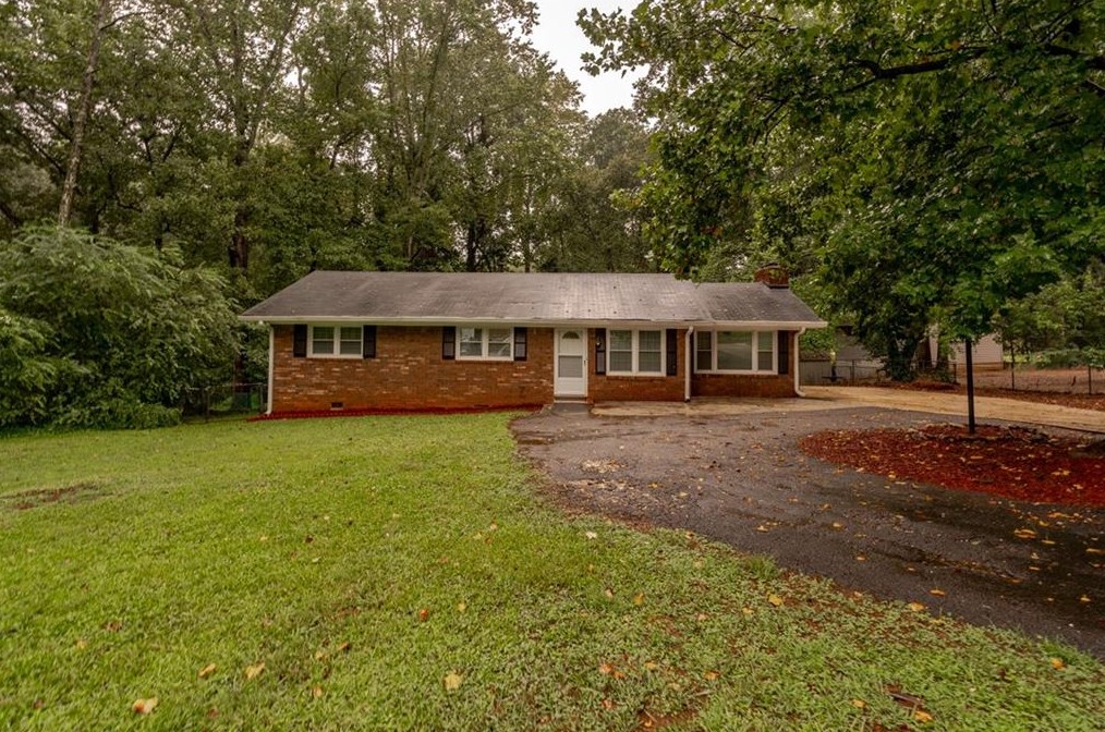 5723 Woodland Dr, Acworth, GA 30102-5726
