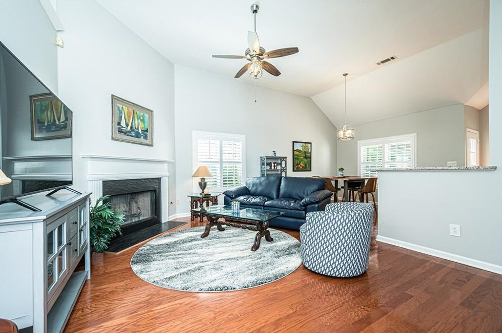 185 Blue Heron Ln, Alpharetta, GA 30009-3675