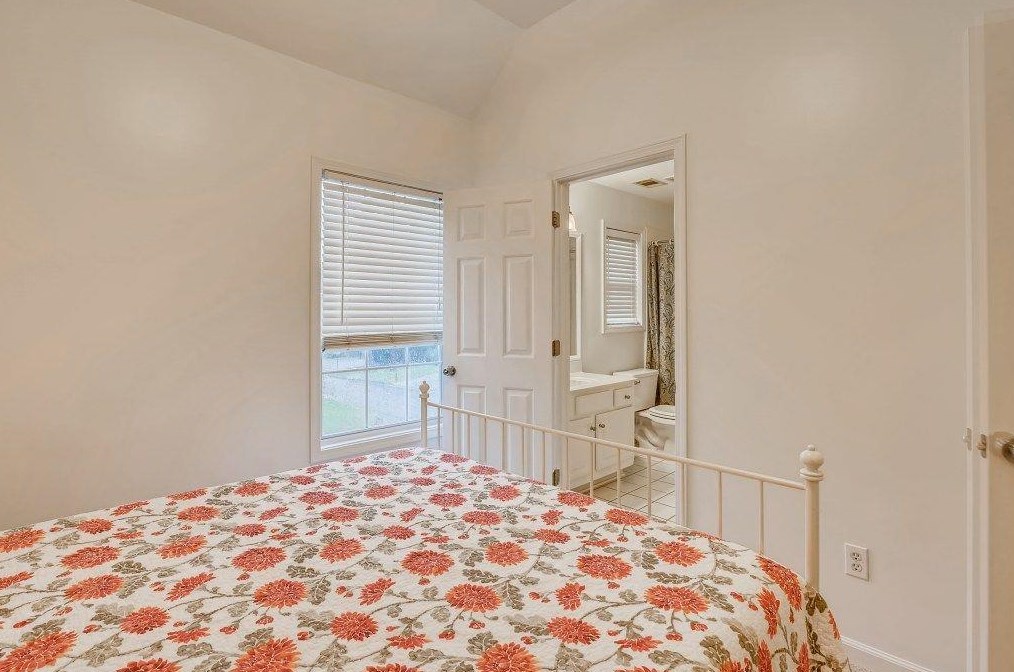 3000 Rosebrook Dr, Decatur GA  30033-3810 exterior