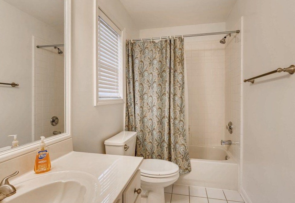 3000 Rosebrook Dr, Decatur GA  30033-3810 exterior