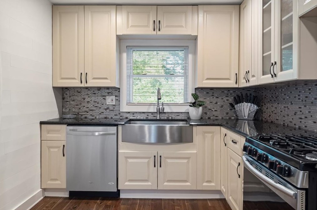 2069 Wilandrew Dr, Decatur GA  30033-0019 exterior