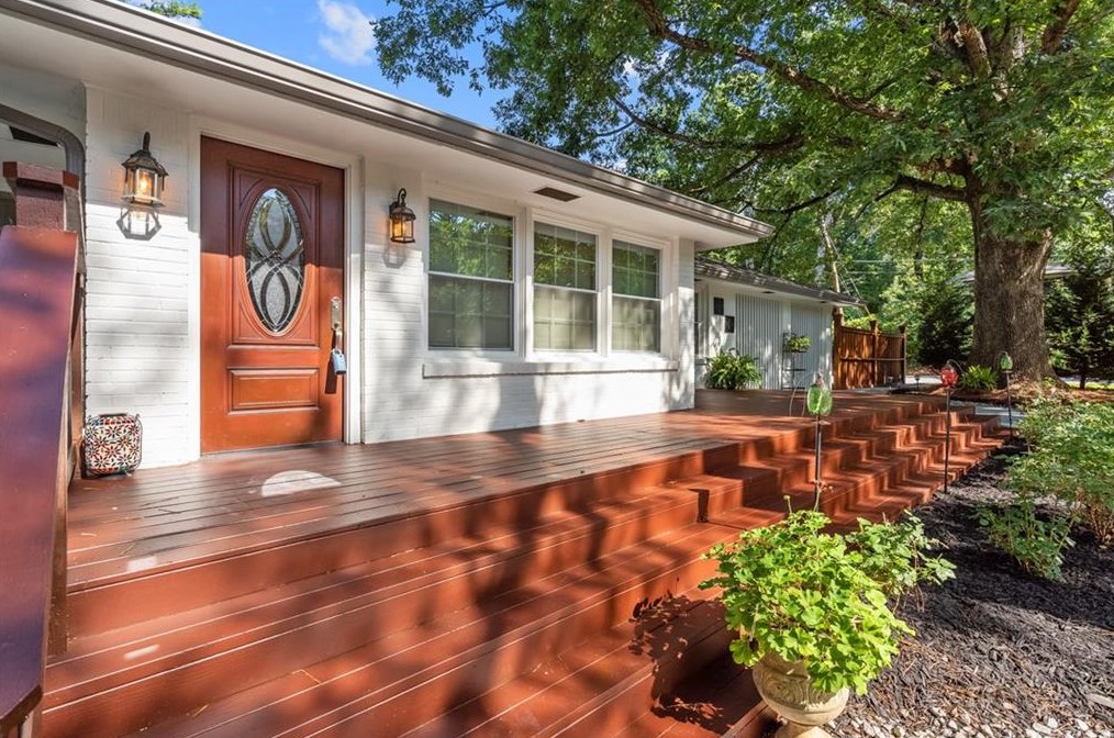 2069 Wilandrew Dr, Decatur GA  30033-0019 exterior