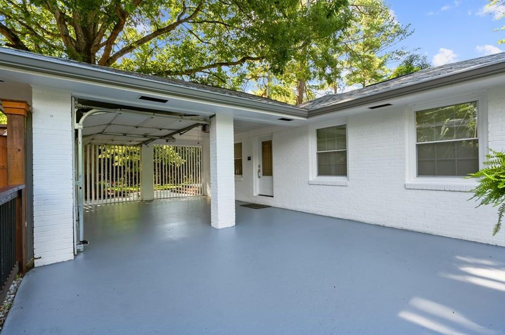 2069 Wilandrew Dr, Decatur GA  30033-0019 exterior