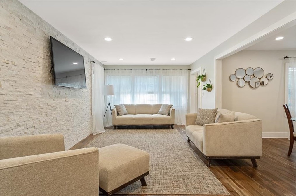 2069 Wilandrew Dr, Decatur GA  30033-0019 exterior