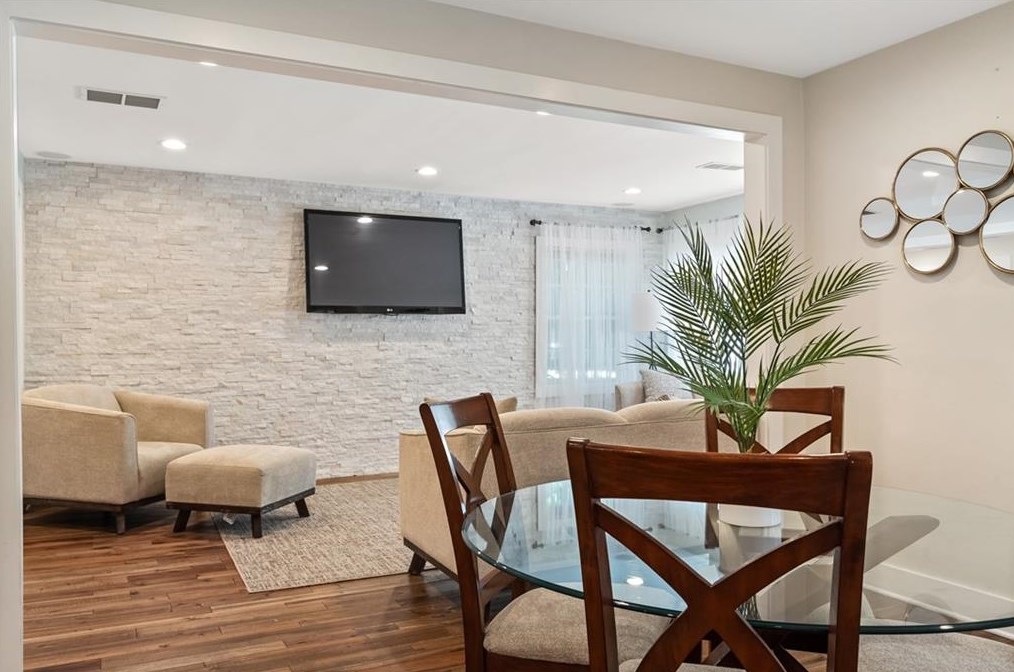 2069 Wilandrew Dr, Decatur GA  30033-0019 exterior