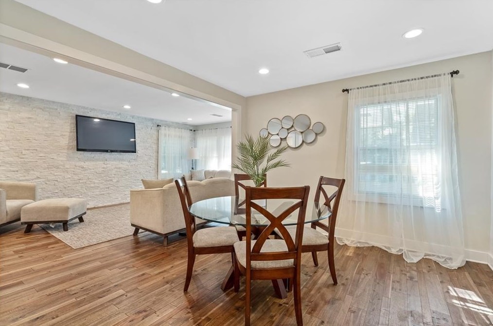 2069 Wilandrew Dr, Decatur GA  30033-0019 exterior