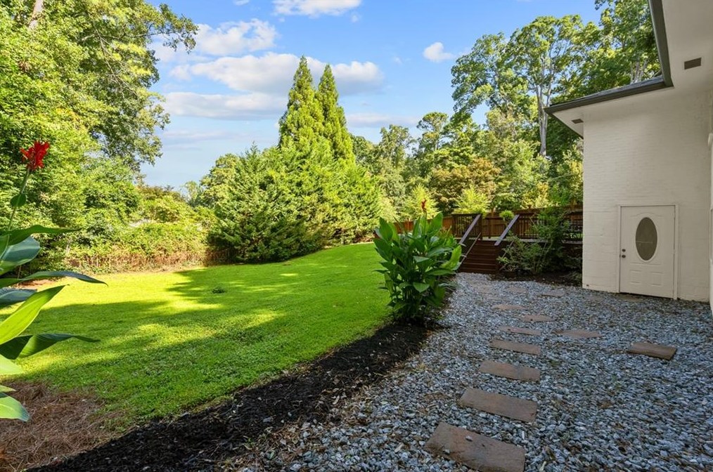 2069 Wilandrew Dr, Decatur GA  30033-0019 exterior