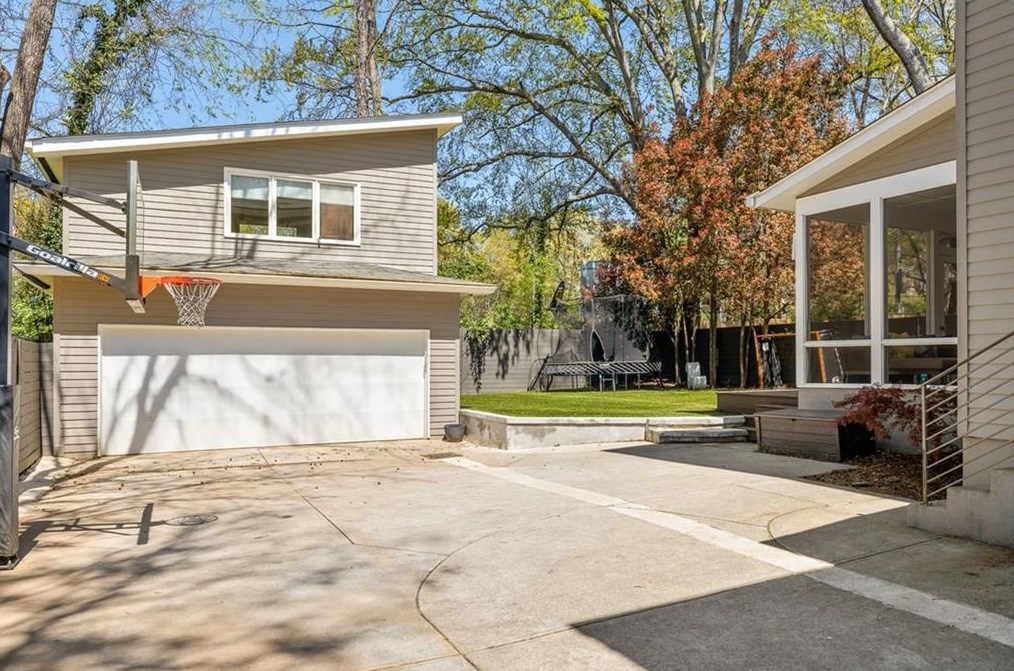 538 Lake Dr, Decatur GA  30030-3532 exterior