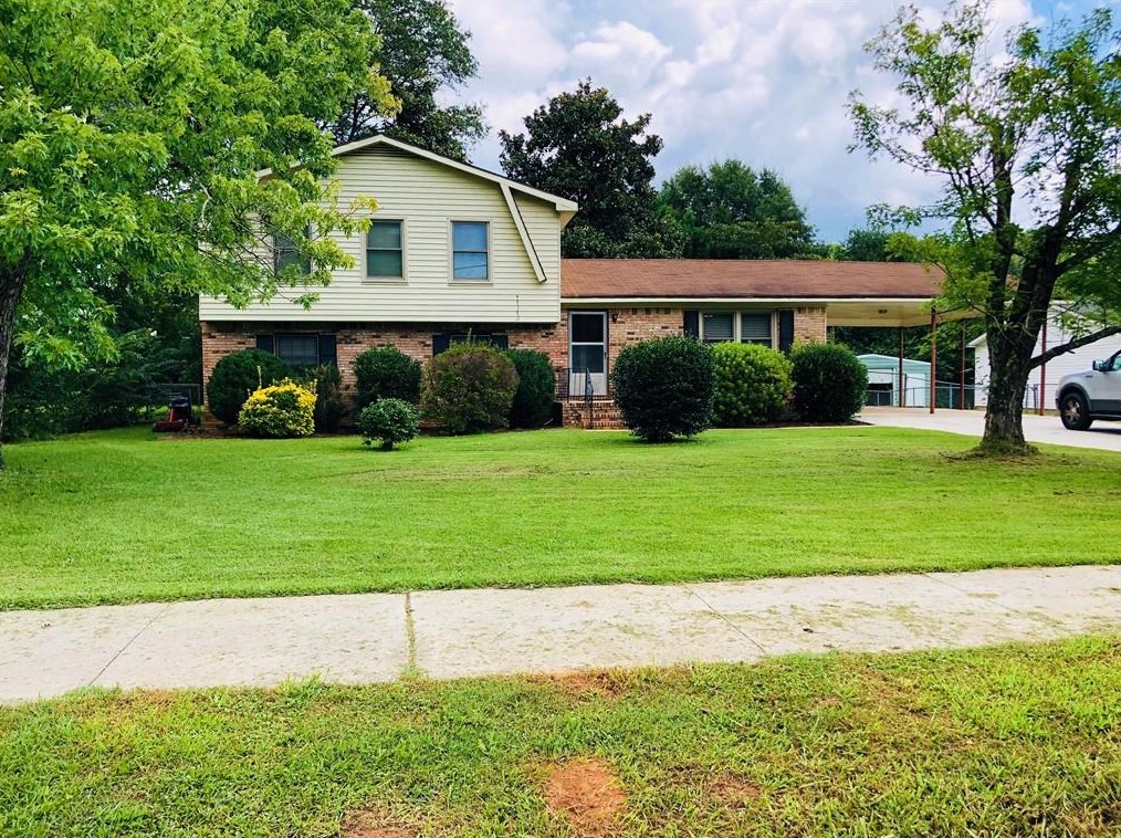 10542 Panhandle Rd, Hampton, GA 30228