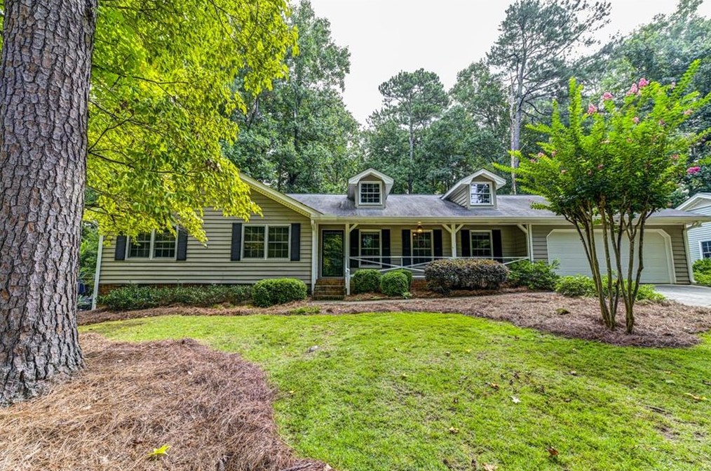 4605 Mountain Creek Dr, Roswell, GA 30075-4036