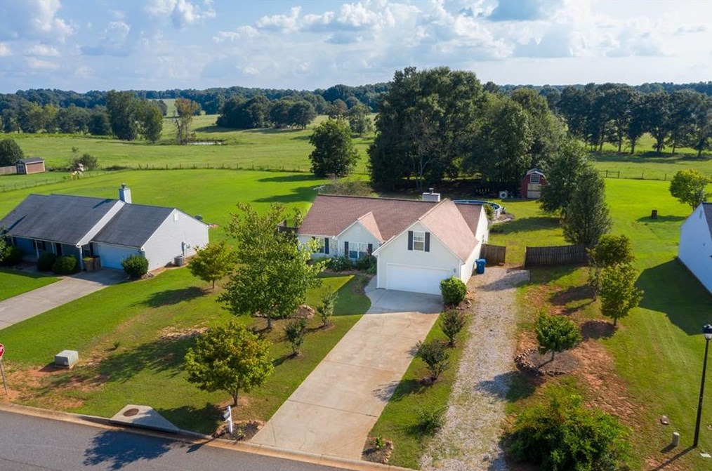 413 Corbin Ct, Statham, GA 30666