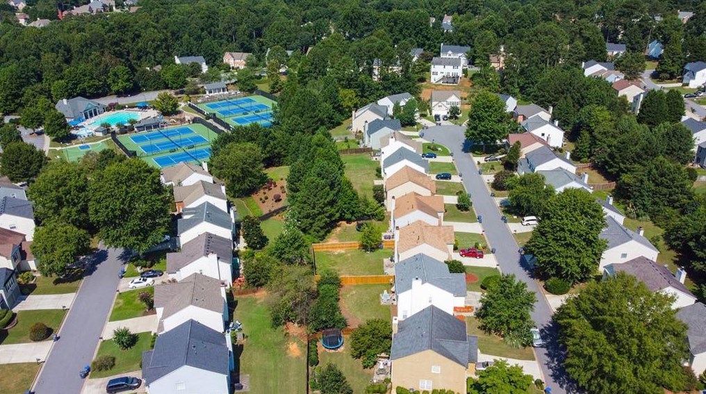 550 Arncliffe Ct, Alpharetta GA  30005-8994 exterior