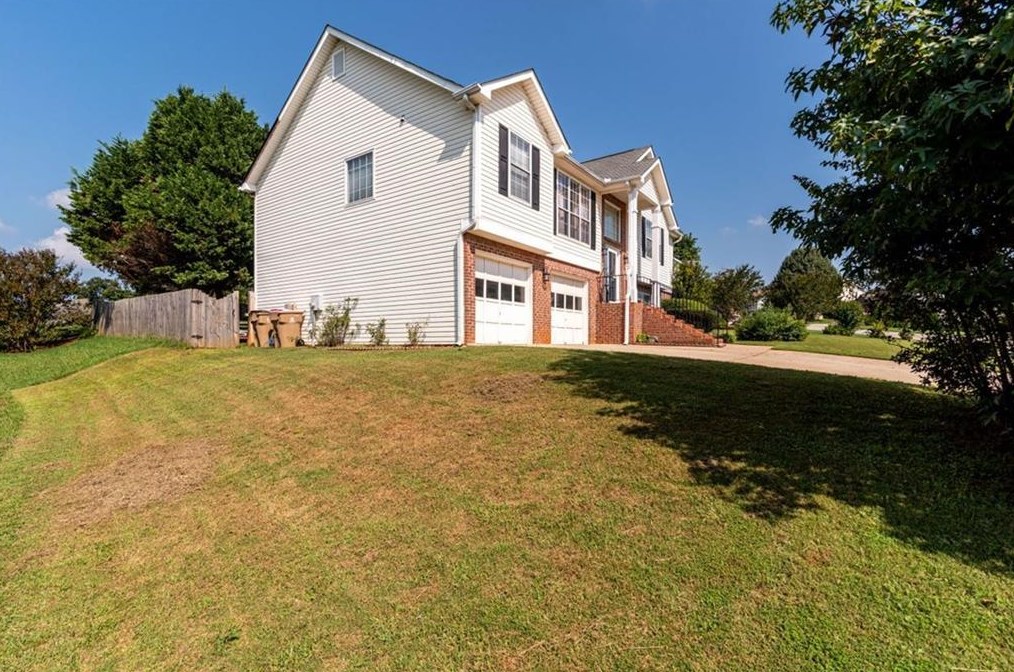 5442 Riverchase Dr, Flowery Branch, GA 30542-5165