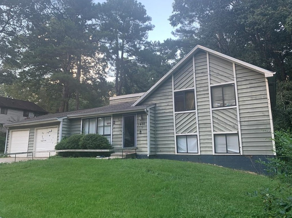 1400 Muirfield Dr, Stone Mountain GA  30088-3214 exterior
