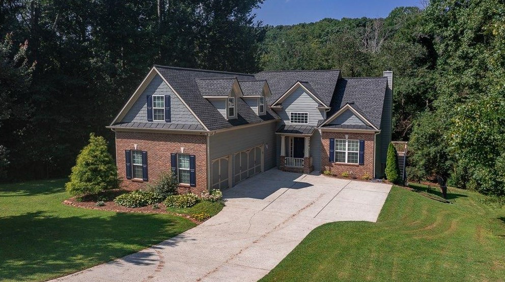 438 Vinings Ct, Winder, GA 30680-4736