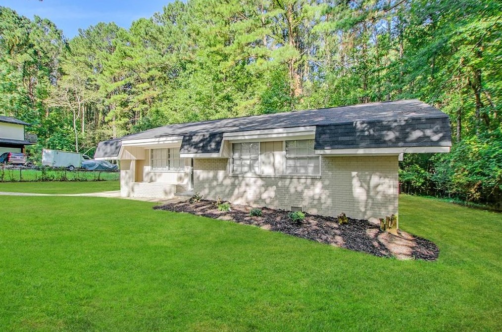 645 Plainville Dr, Atlanta GA  30331-4325 exterior