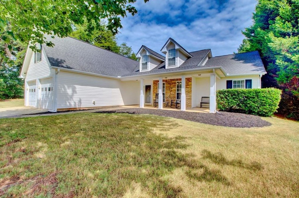 6503 Bearing Dr, Flowery Branch, GA 30542-3916