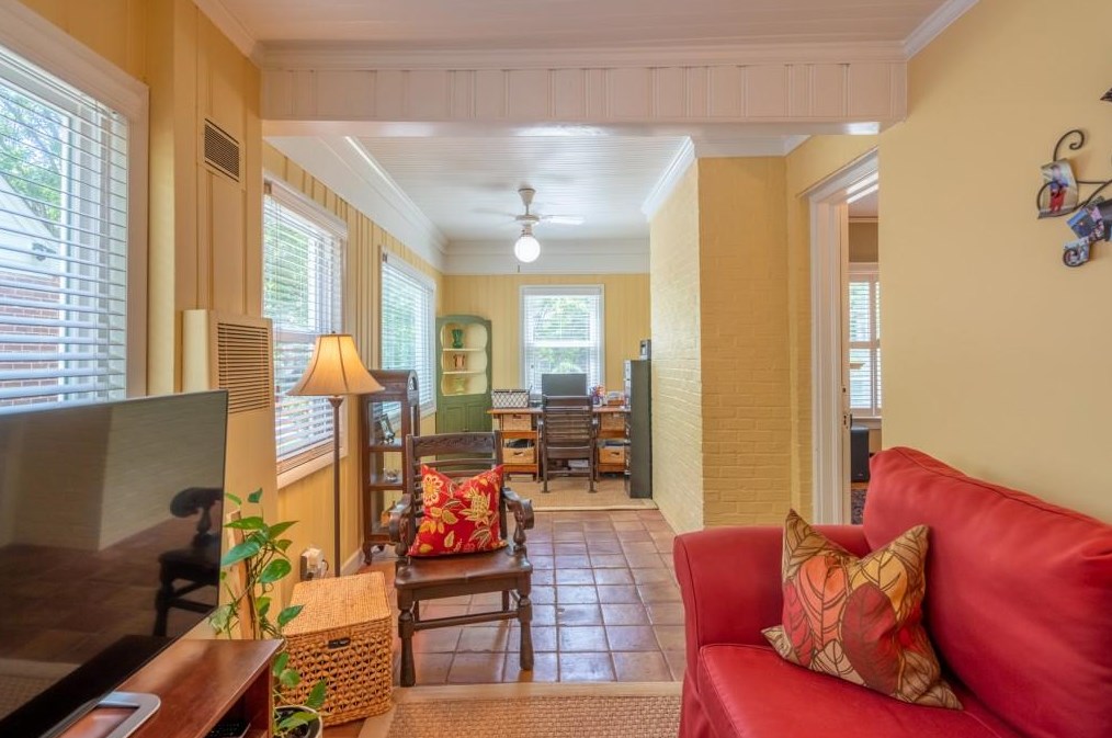 216 Shadowmoor Dr, Decatur GA  30030-3849 exterior