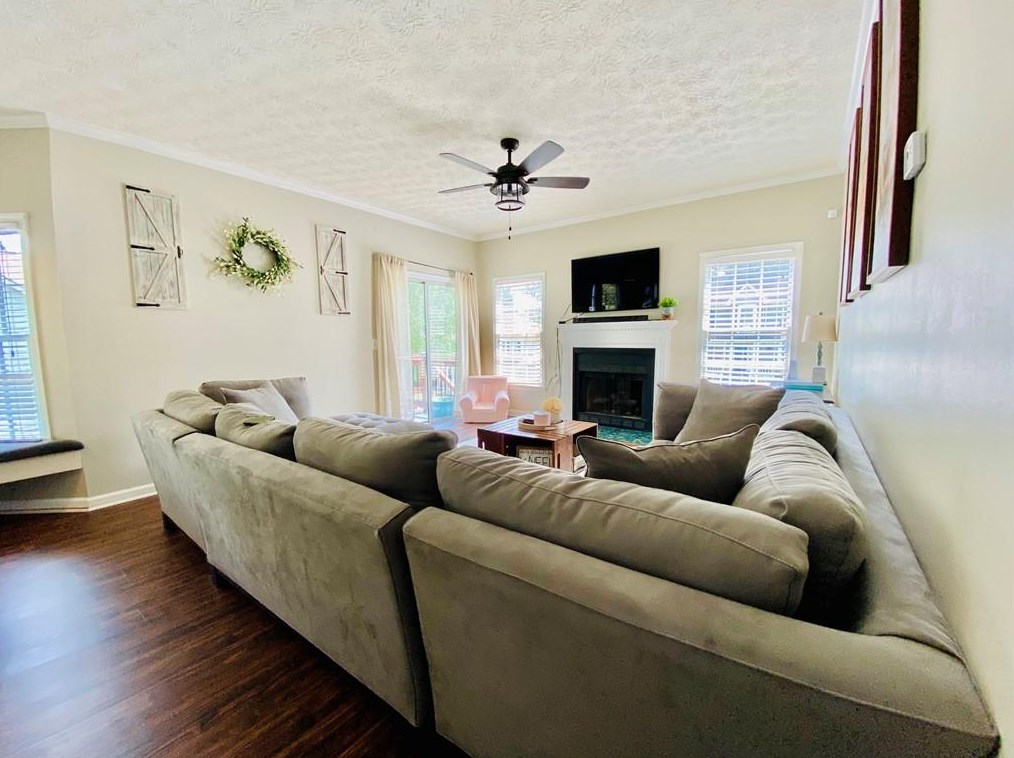 1201 Springmont Ct, Lawrenceville GA  30043-5419 exterior