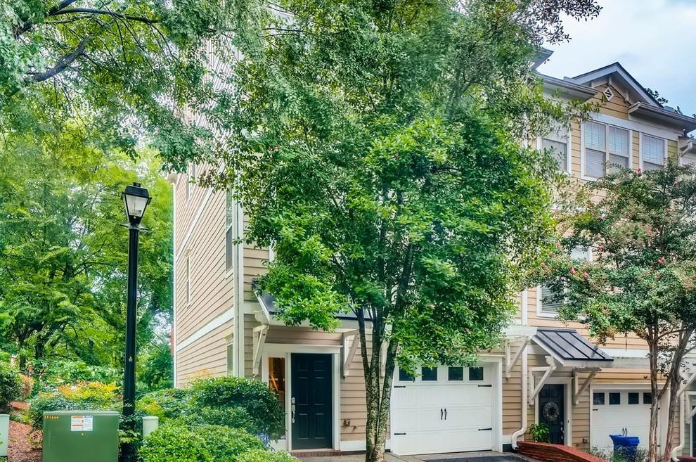 1957 Sterling Oaks Cir, Atlanta, GA 30319-4129