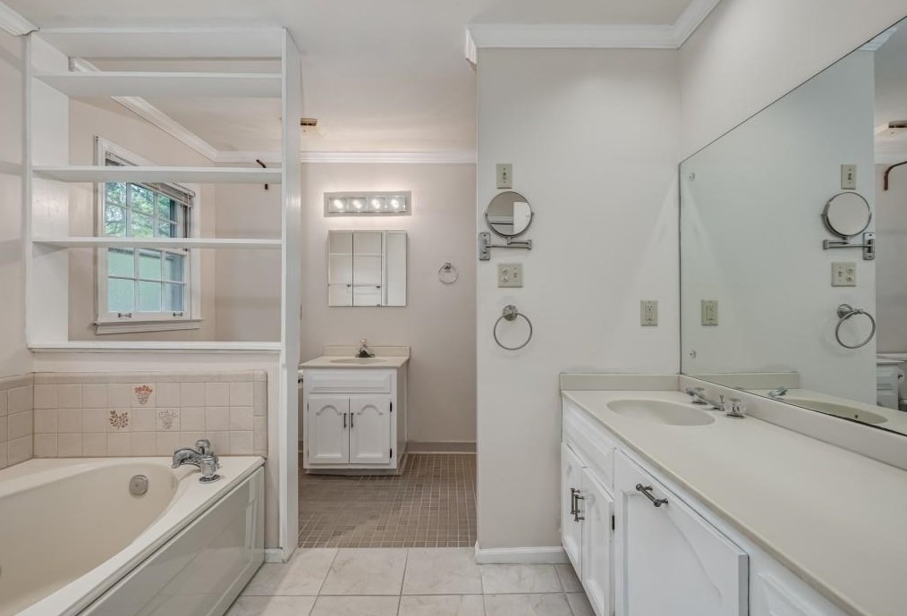 3455 Waddeston Way, Atlanta GA  30319-2544 exterior