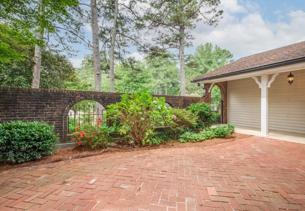 3455 Waddeston Way, Atlanta GA  30319-2544 exterior